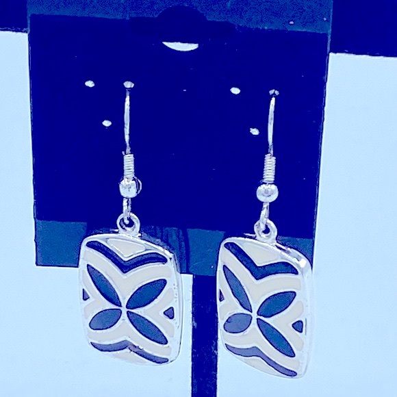 DaVinci Silver Toned With Black And White Enameled Design Pierced Earrings - Picture 5 of 5